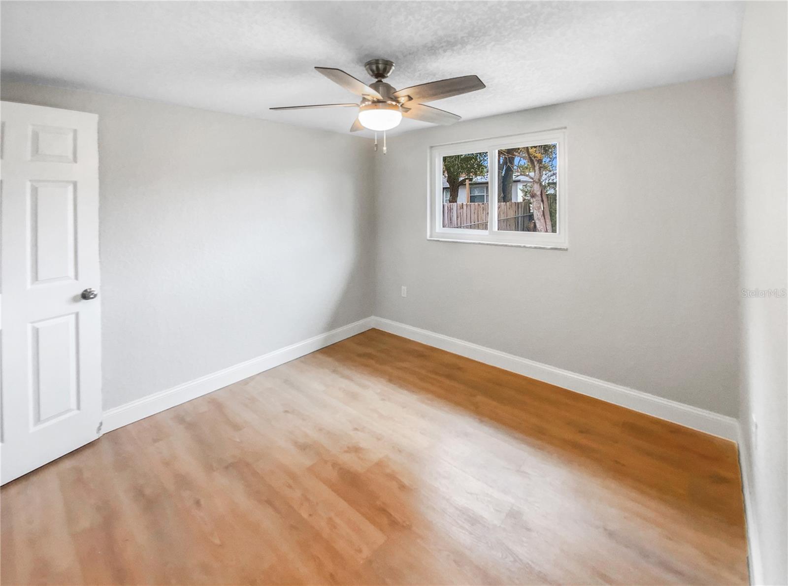 9640 MARK TWAIN LN photo 5
