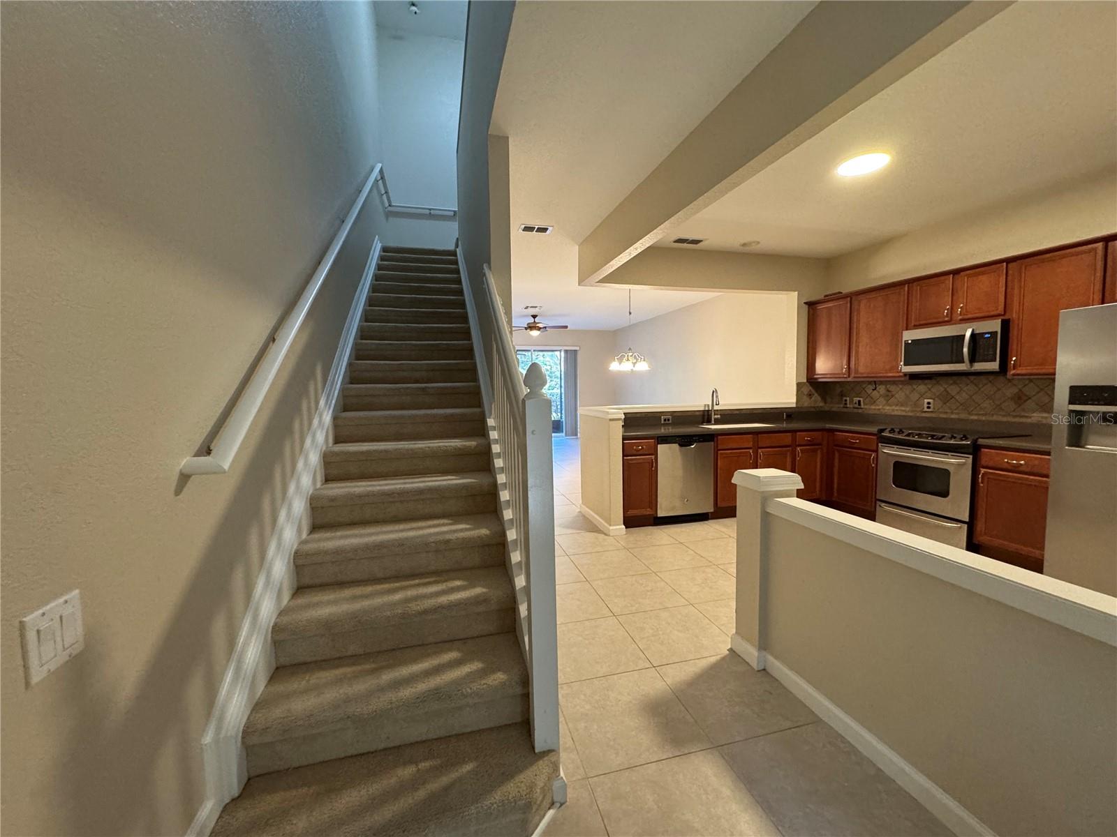 1024 BERKMAN CIR photo 5