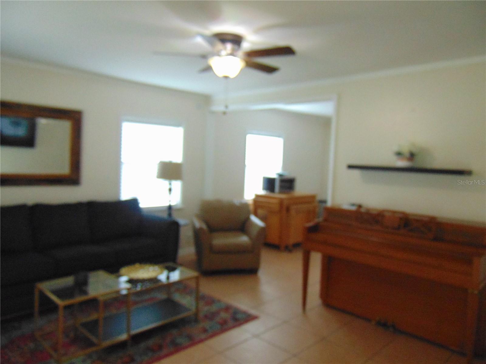 3215 W HARTNETT AVE photo 3