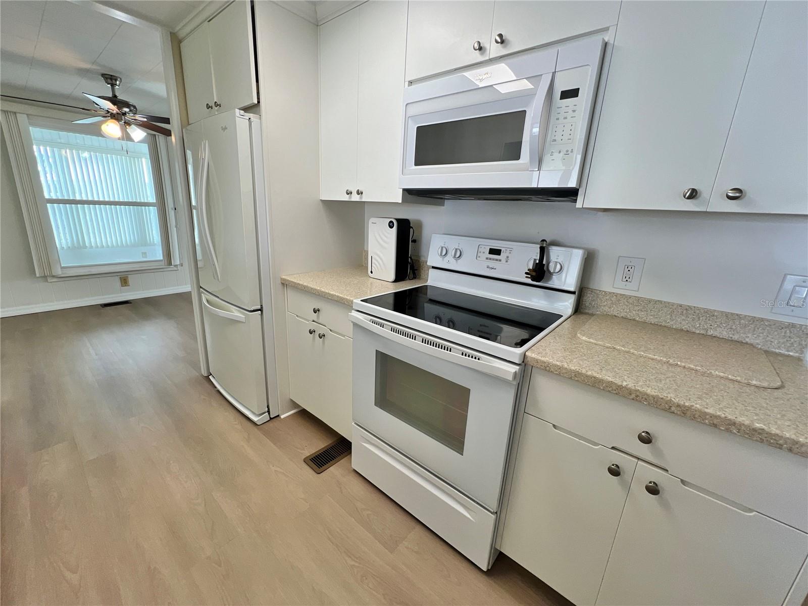 641 MOUNT LANCASTER AVE NE #637 photo 3