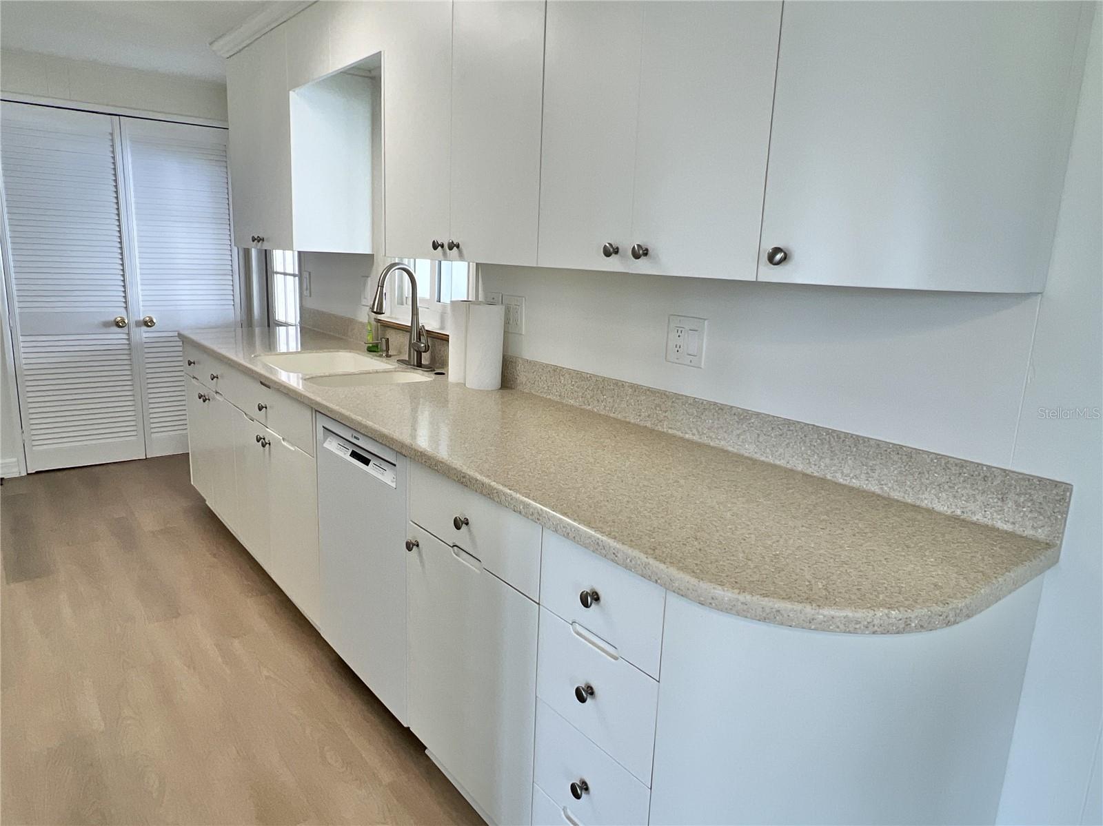 641 MOUNT LANCASTER AVE NE #637 photo 4