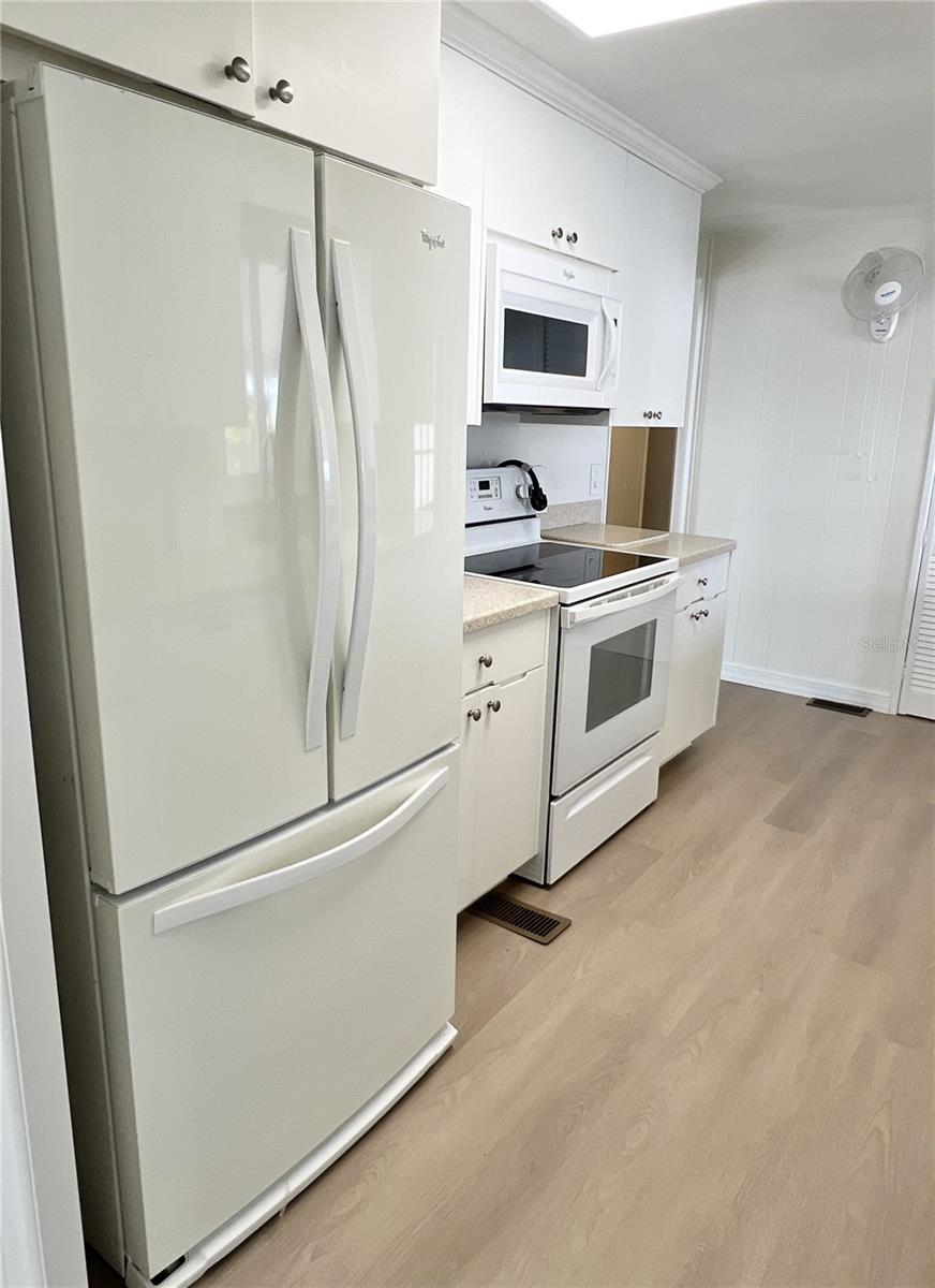 641 MOUNT LANCASTER AVE NE #637 photo 5