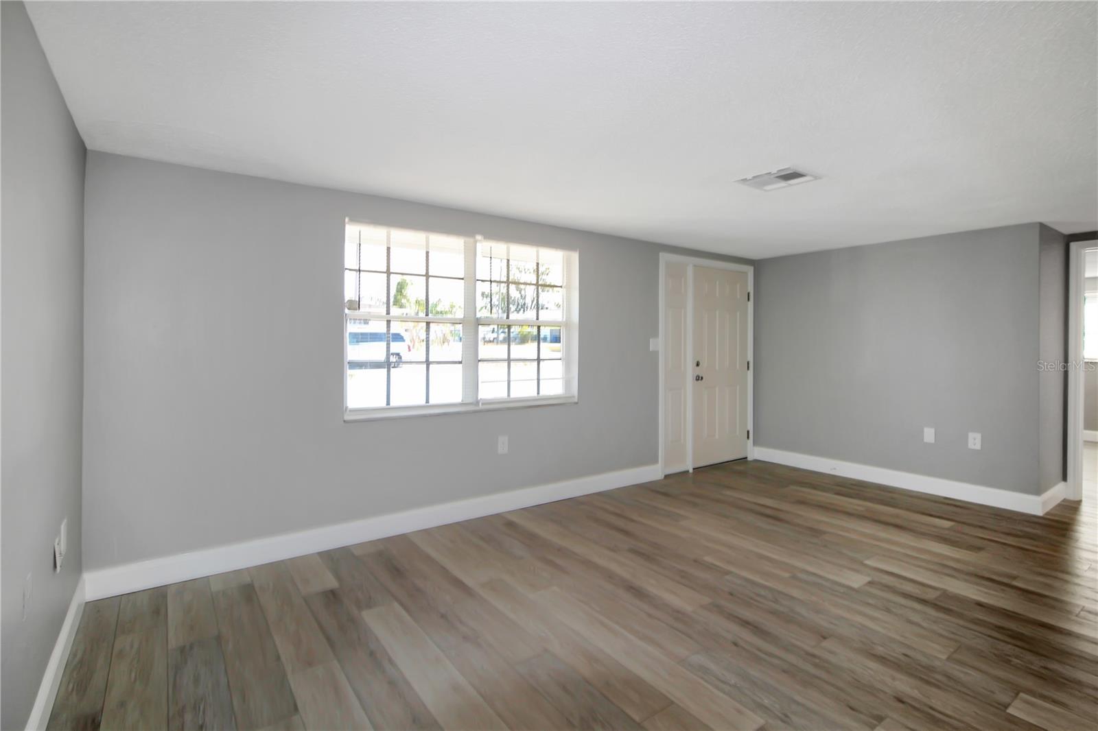 9005 HUNT CLUB LN photo 5