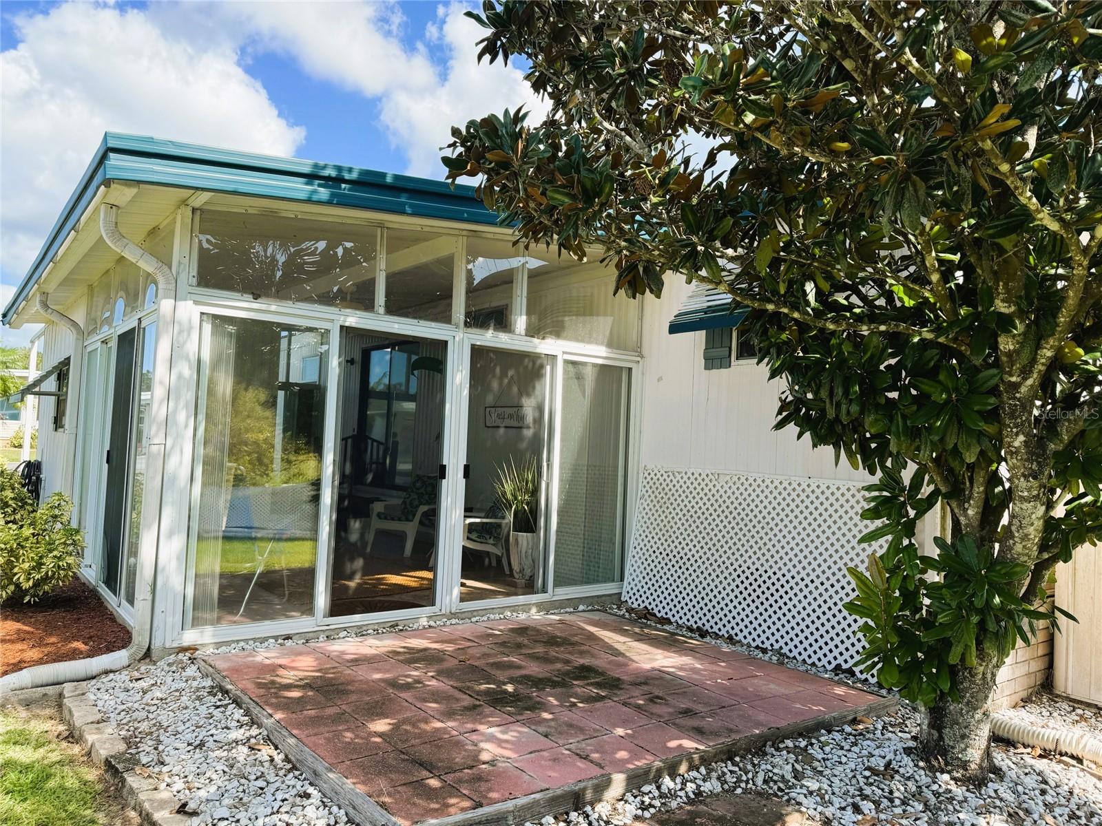 123 PYRACANTHA LN photo 4