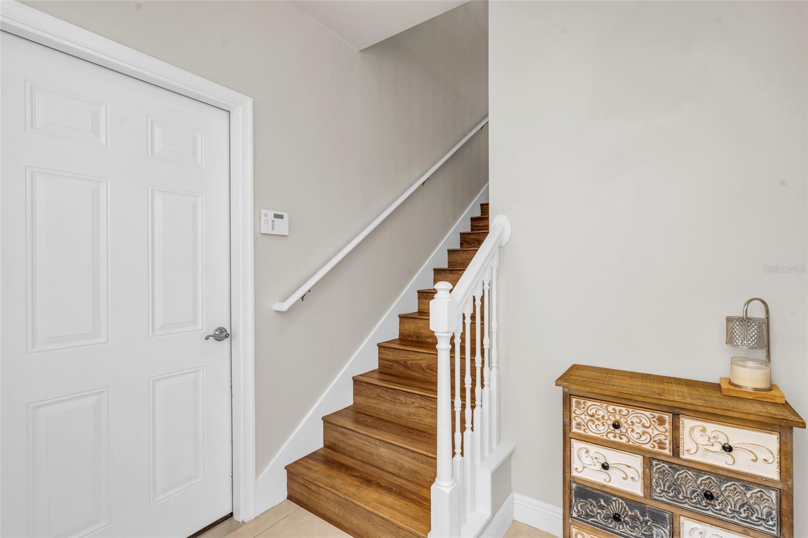 5560 BERKSHIRE DR #202 photo 3