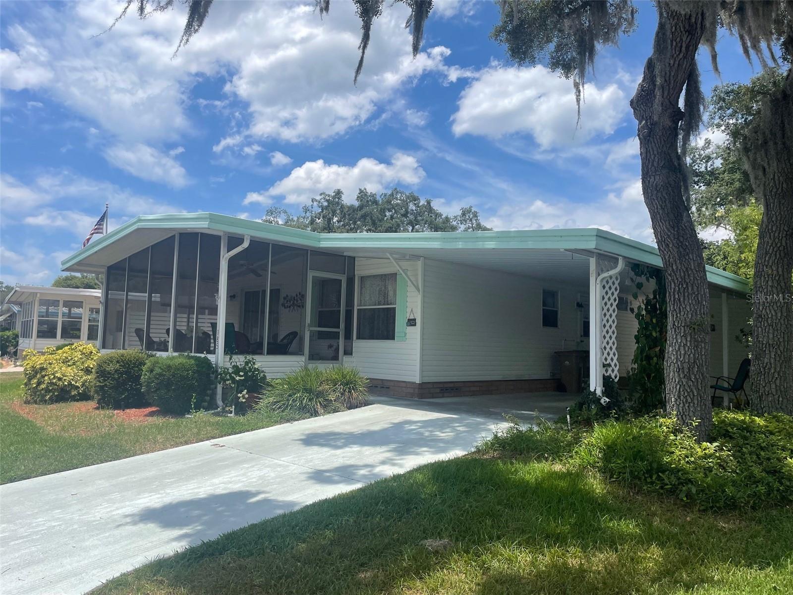 185 JACARANDA DR photo 2