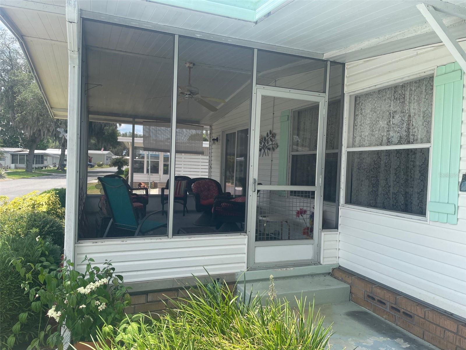 185 JACARANDA DR photo 4