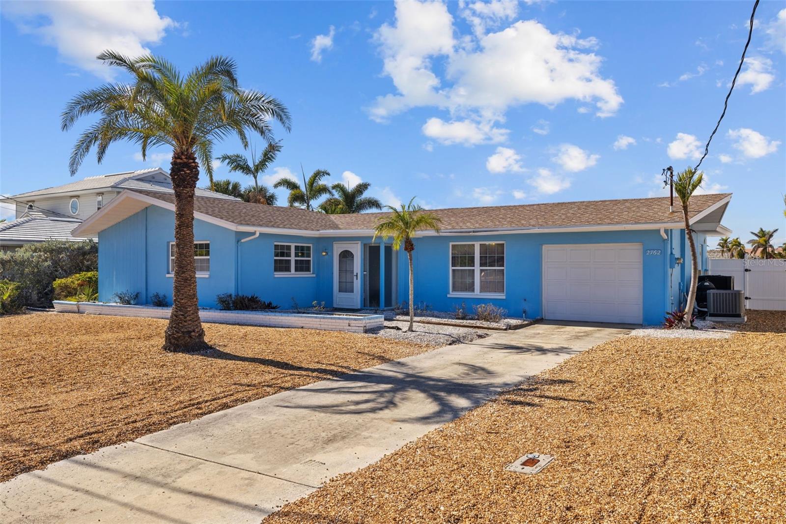 2762 W VINA DEL MAR BLVD photo 2