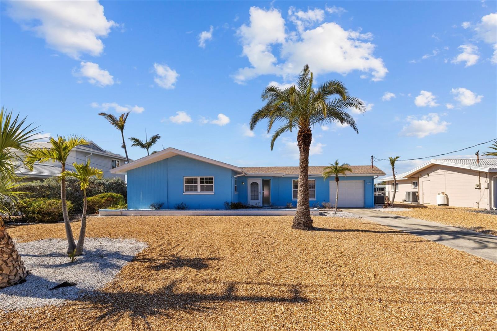 2762 W VINA DEL MAR BLVD photo 3