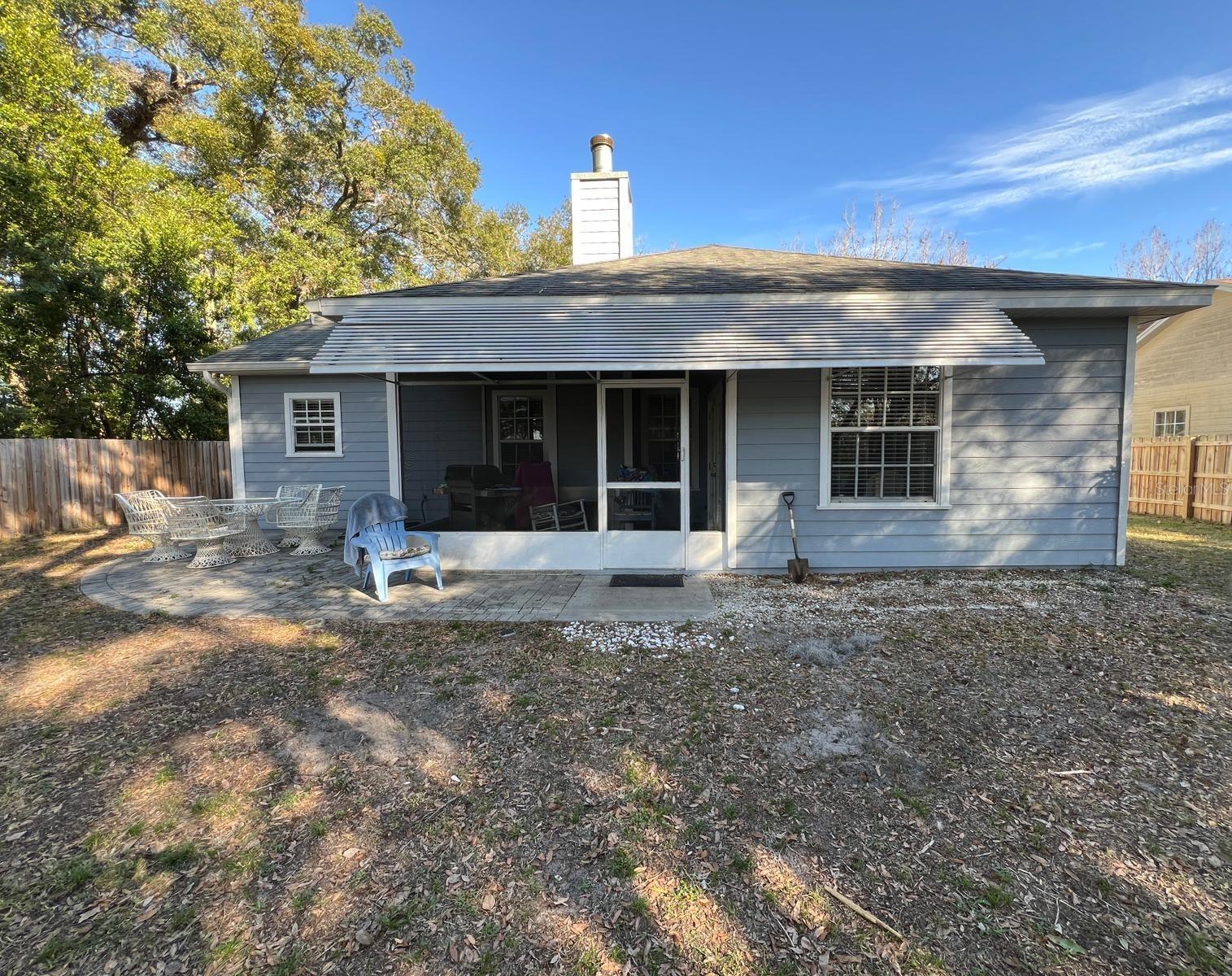 305 PINECREST RD photo 2