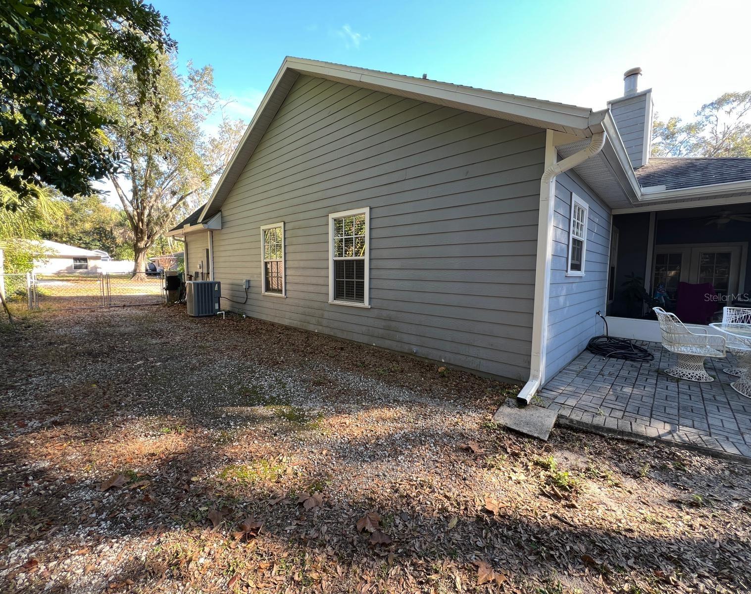 305 PINECREST RD photo 4