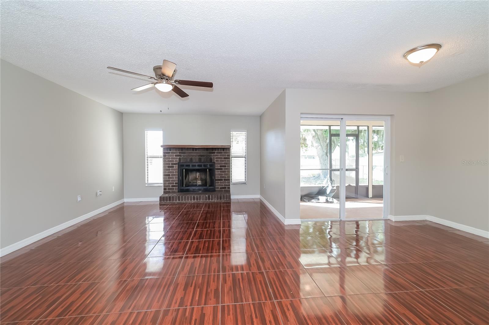 714 TAHITI DR photo 5