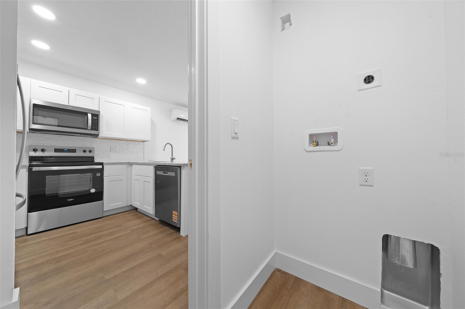 5173 PACIFIC AVE photo 3