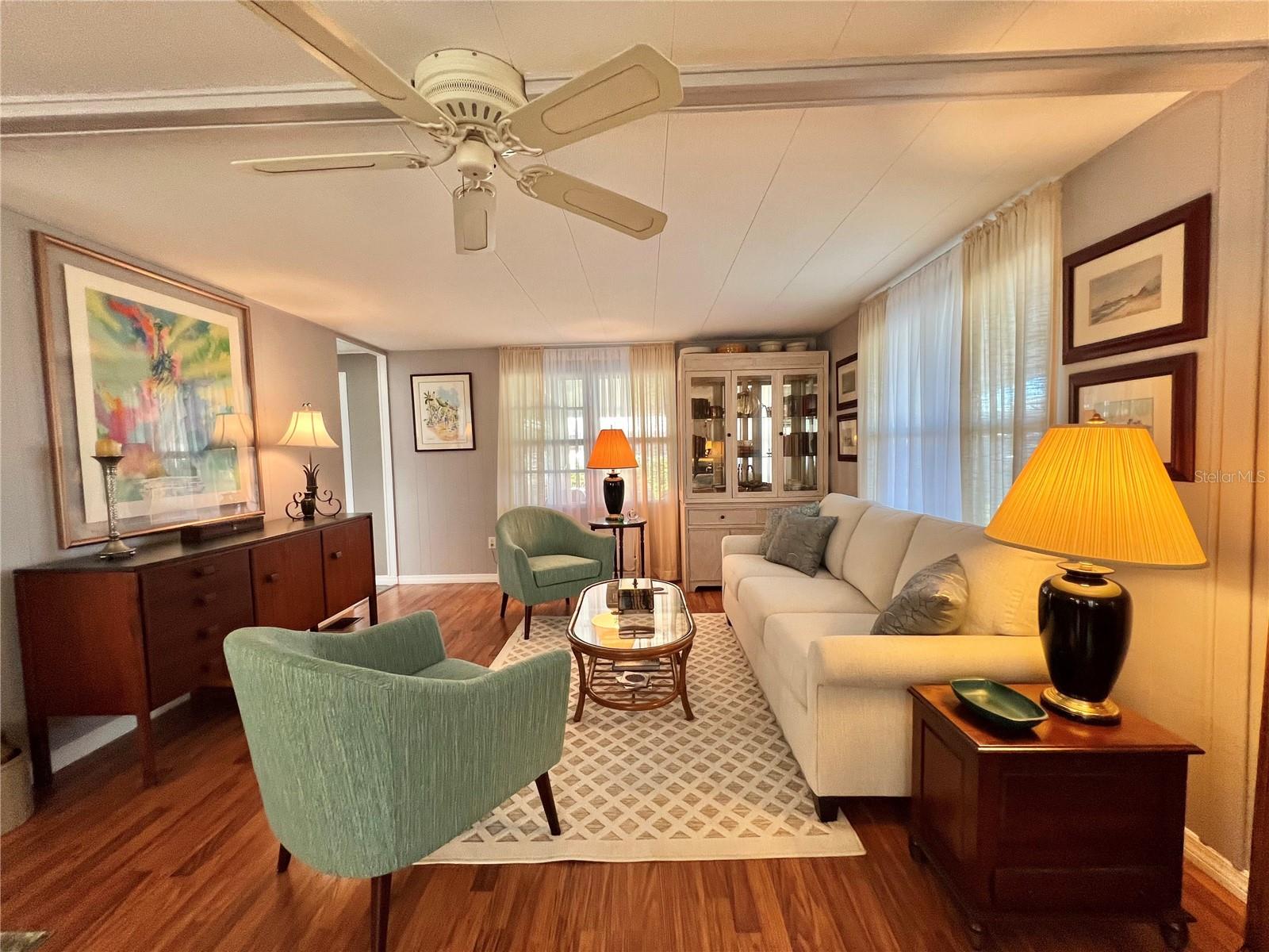 106 GARDENIA WAY photo 3
