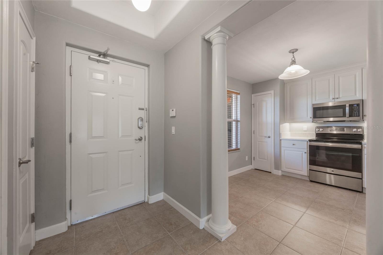 424 LUNA BELLA LN #332 photo 3