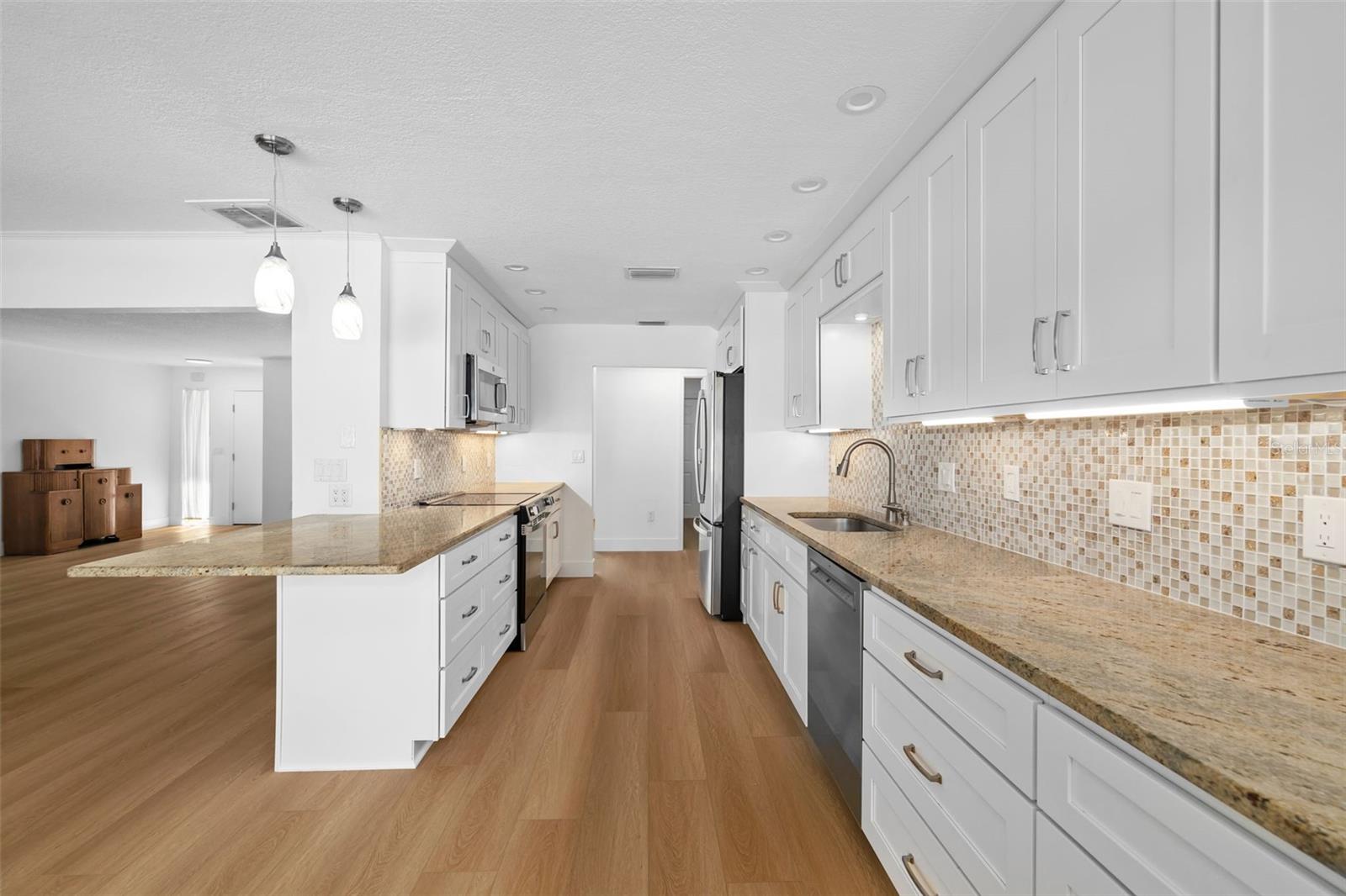 6926 MAGELLAN WAY photo 4