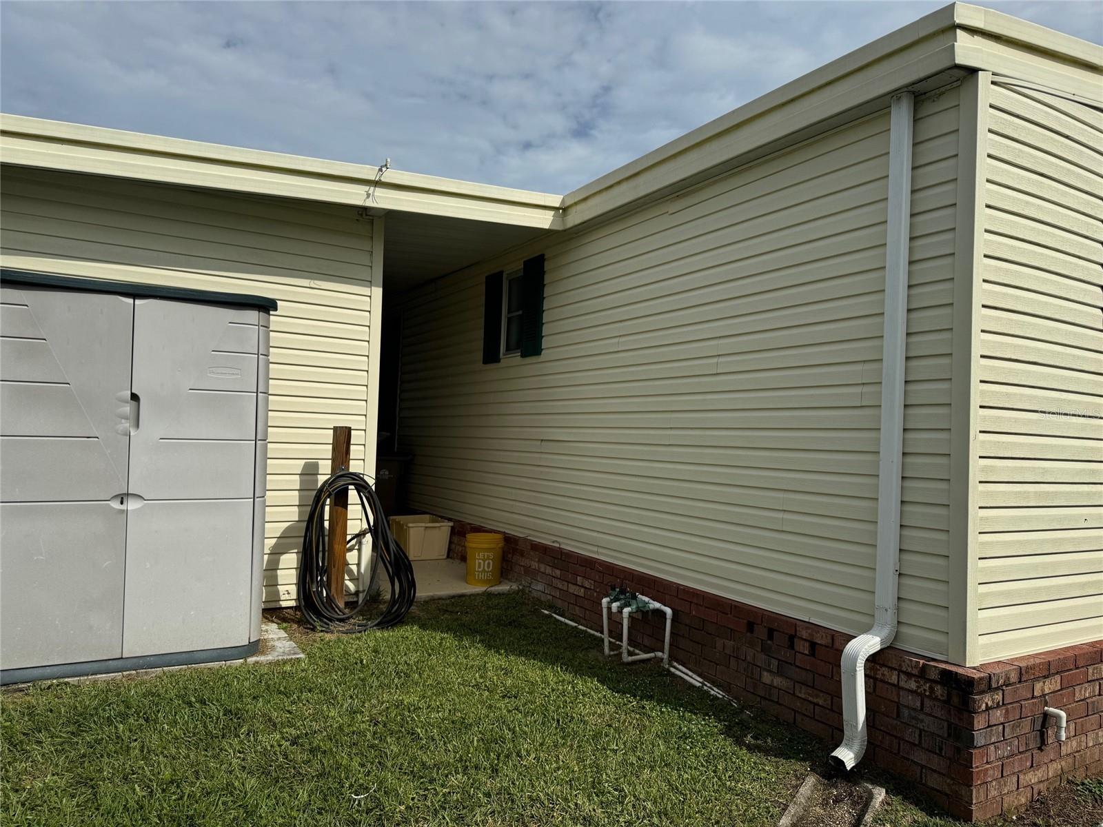 188 HIBISCUS WAY photo 3