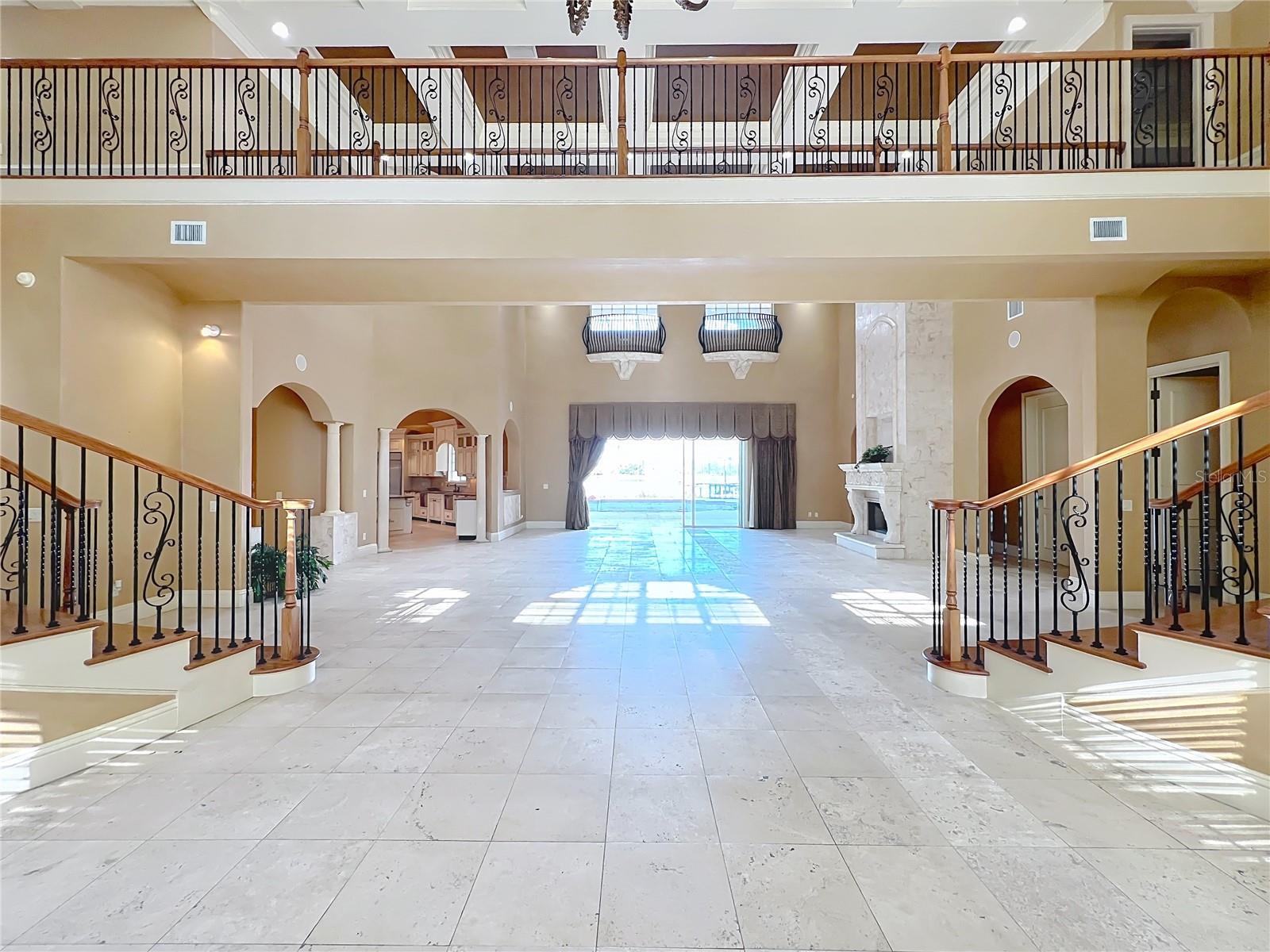 125 STONE HILL DR photo 2