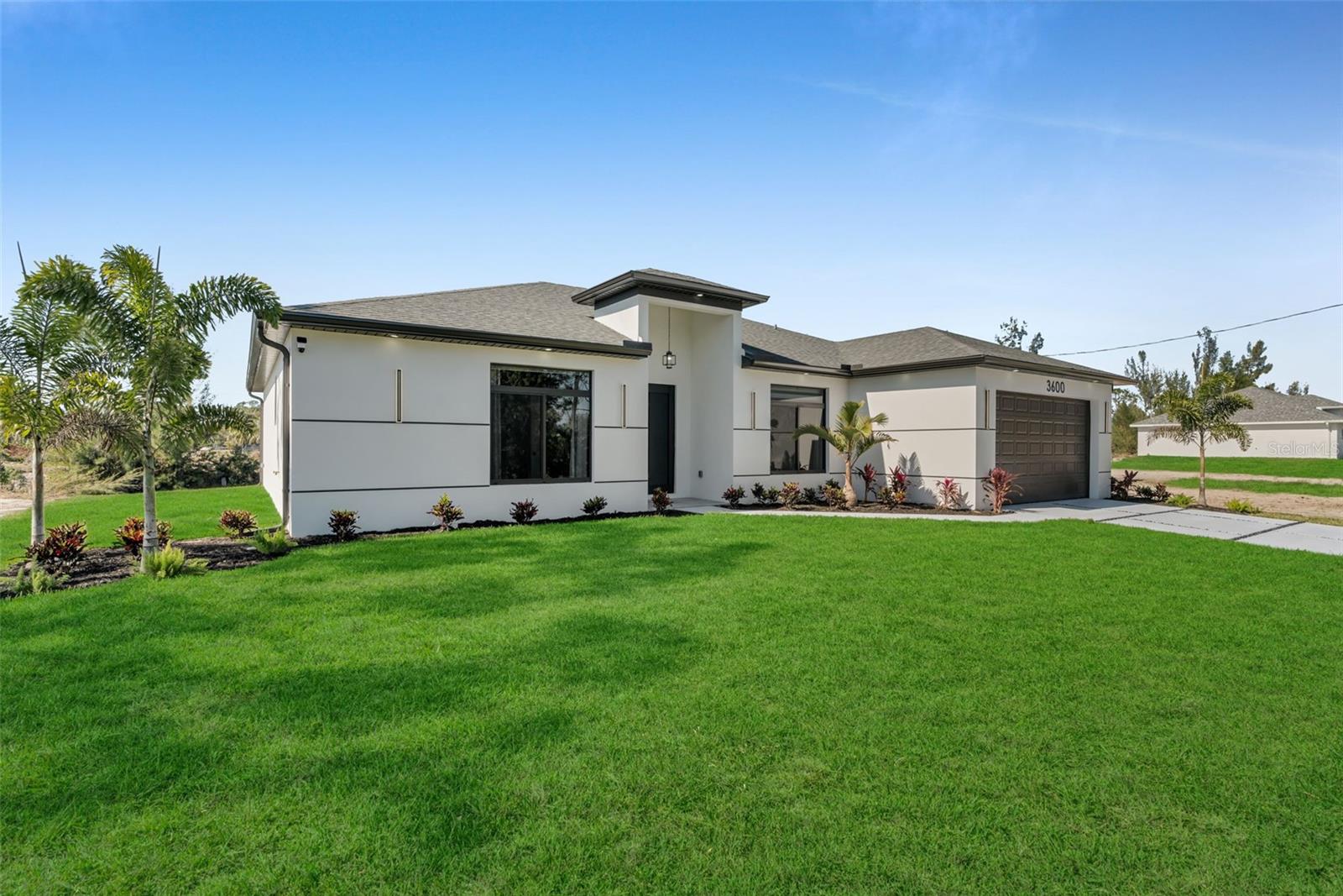 3600 NE 9TH PL photo 3