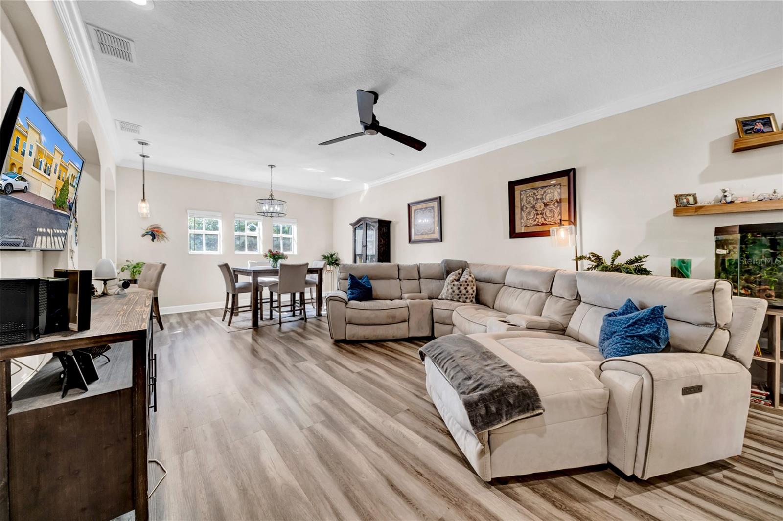 614 105TH LN N photo 4