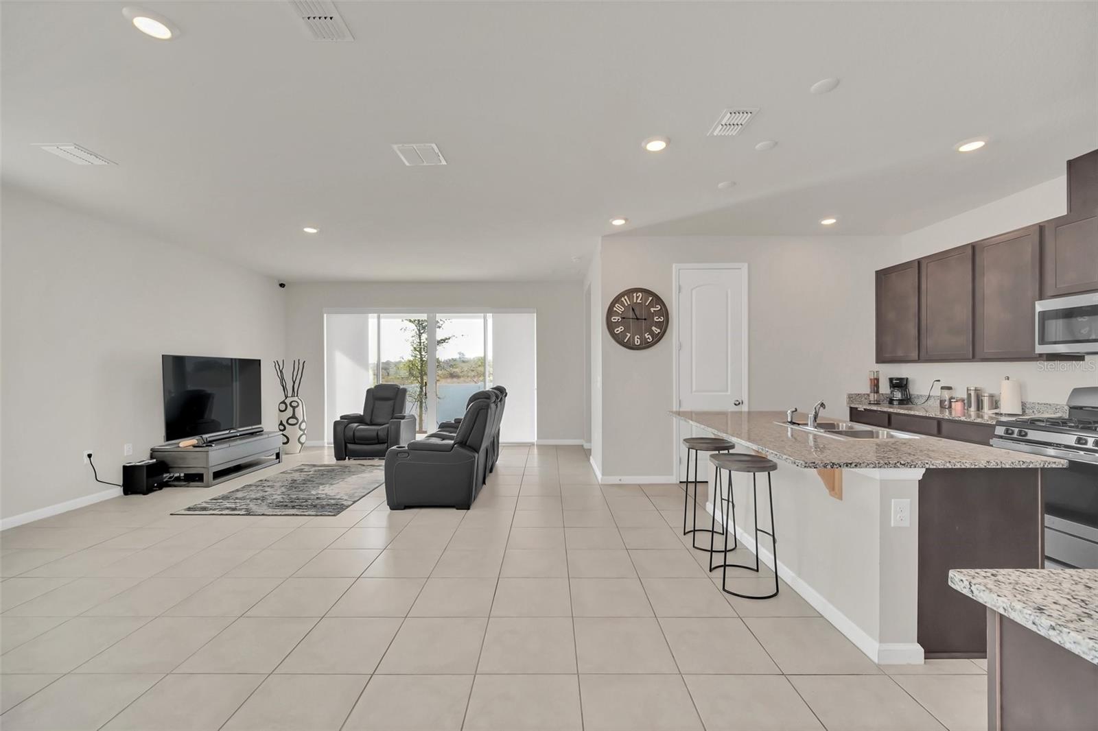 283 ARCHER WAY photo 5