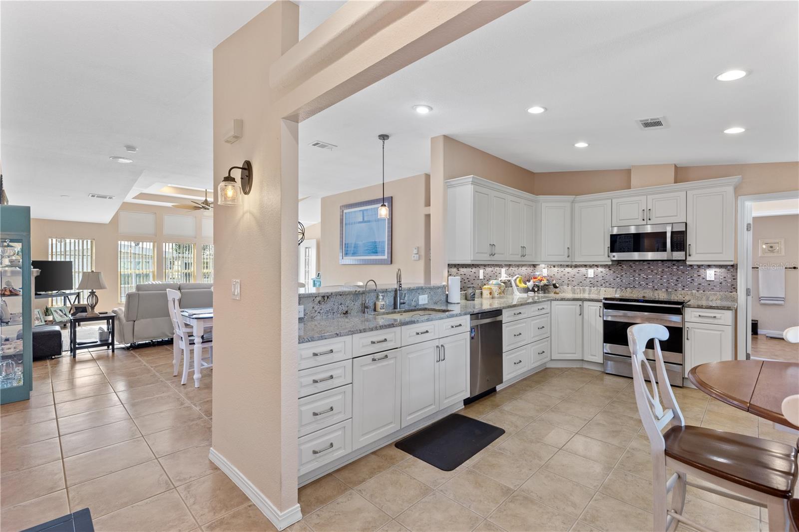 1000 KINGS HWY #438 photo 3