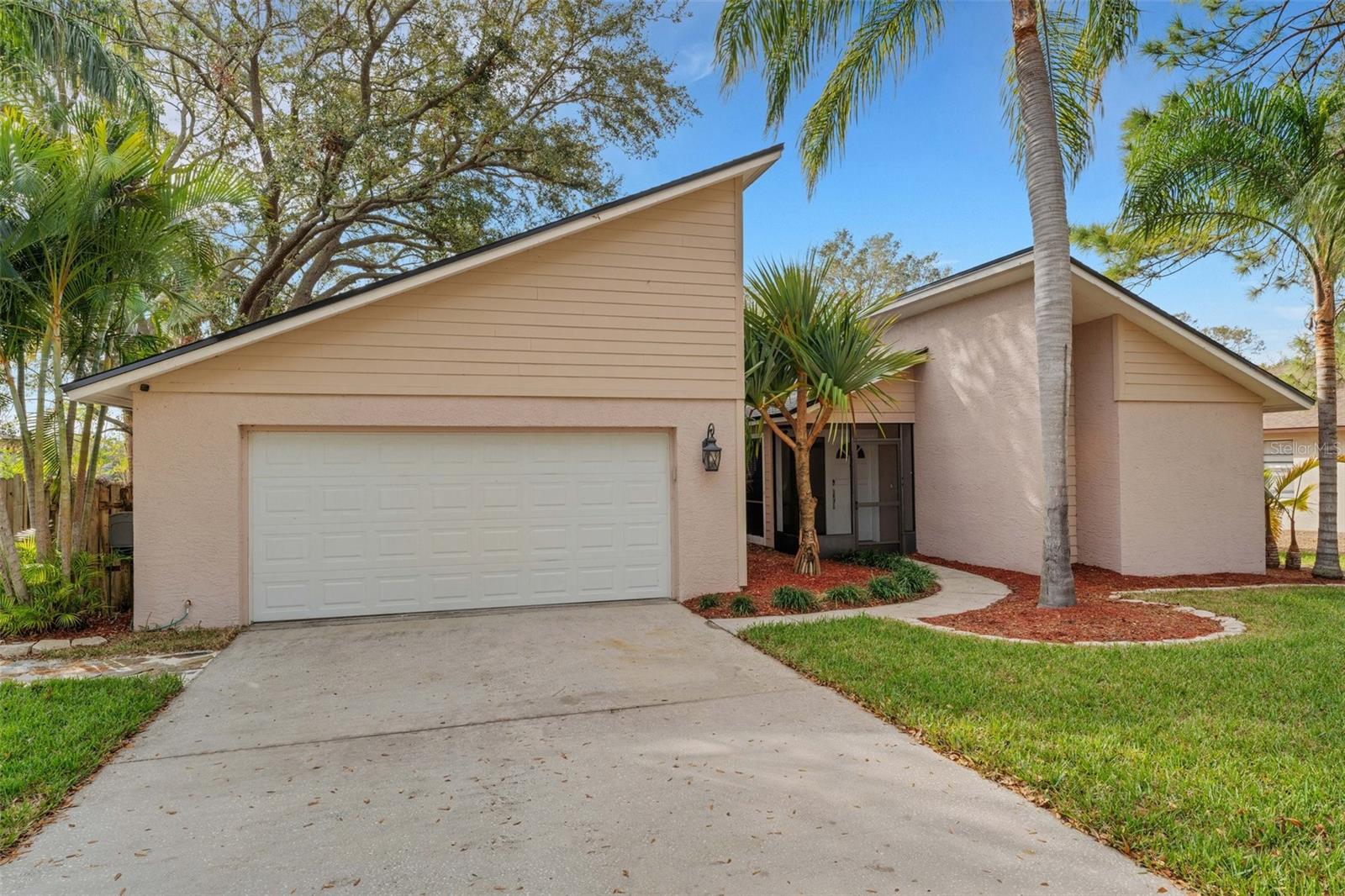 2826 KAVALIER DR photo 2