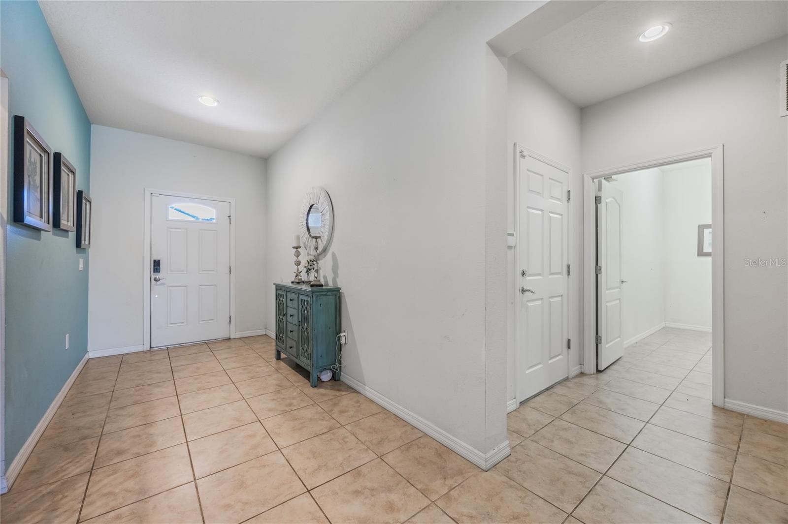 1678 LIMA AVE photo 4