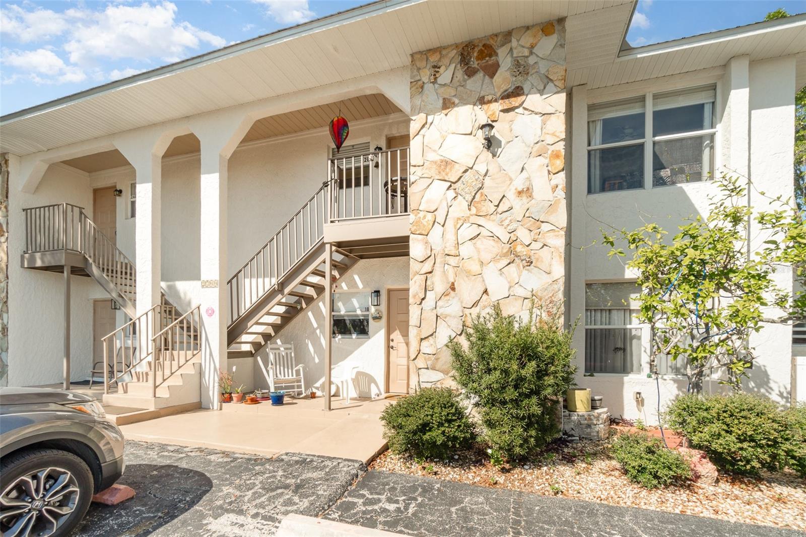 2700 MAGDALINA DR #2B photo 4