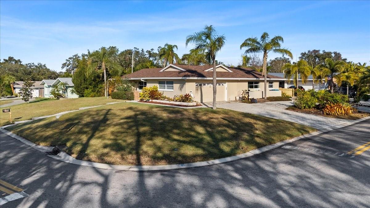 4001 HARBOR HILLS DR photo 2