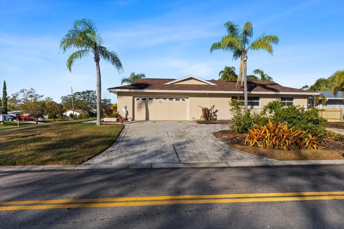 4001 HARBOR HILLS DR photo 3