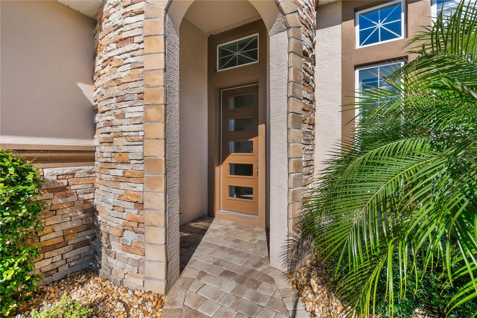 306 STIRLING BRIDGE DR photo 2