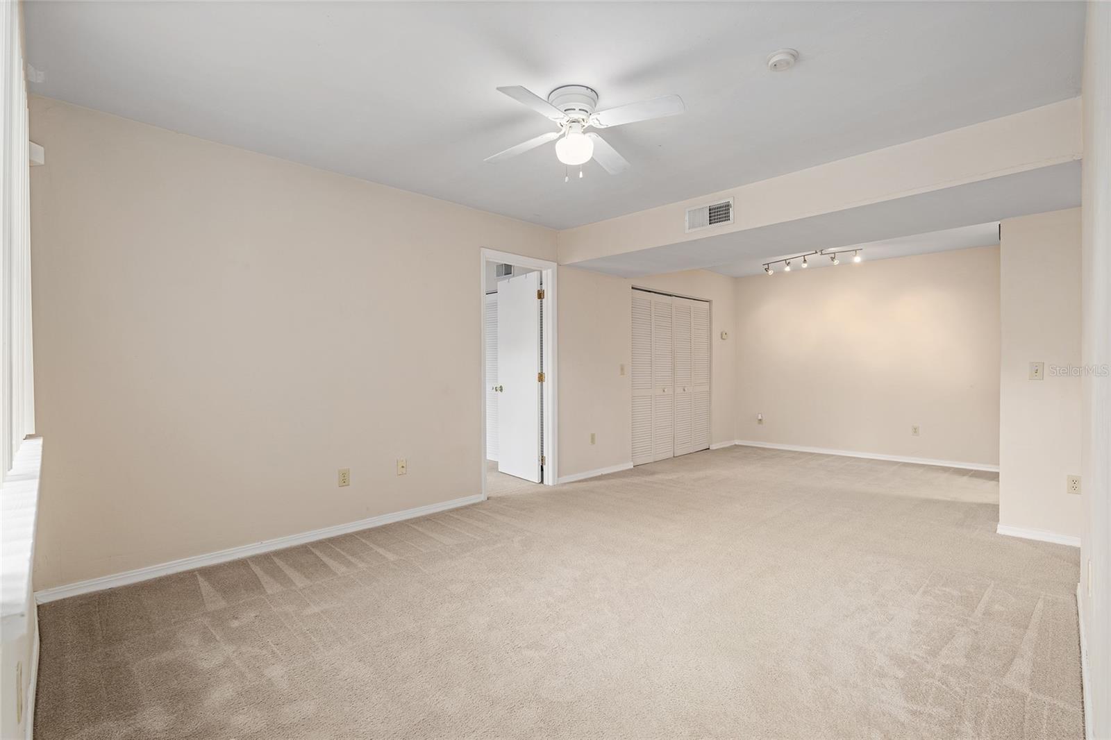 2360 SW ARCHER RD #607 photo 3