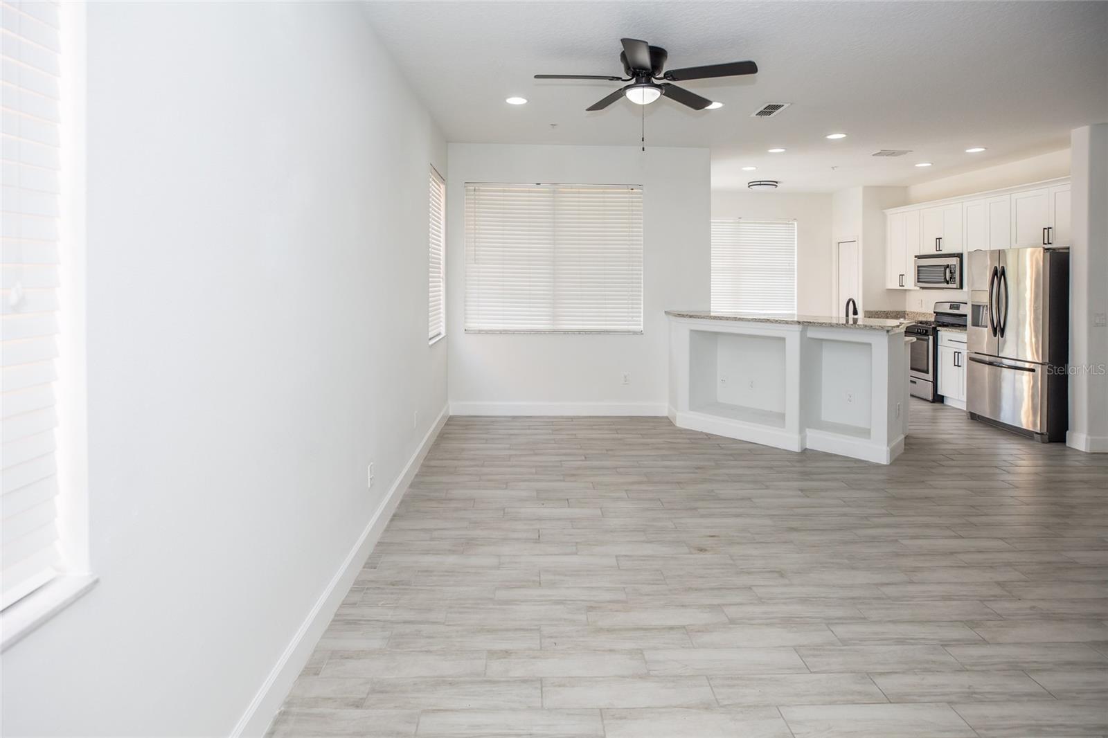 871 ASSEMBLY CT photo 3