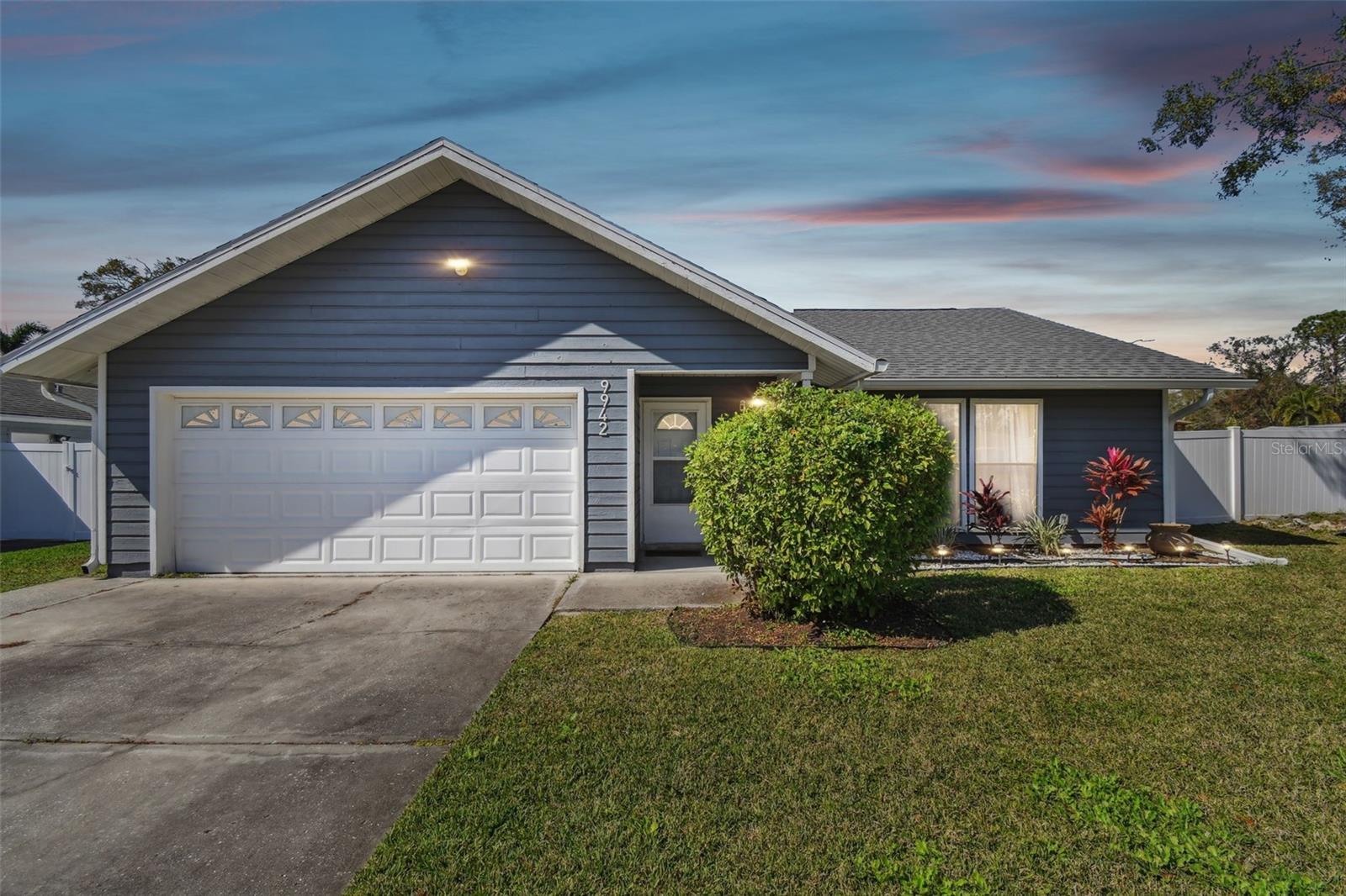 9942 56TH WAY N photo 2