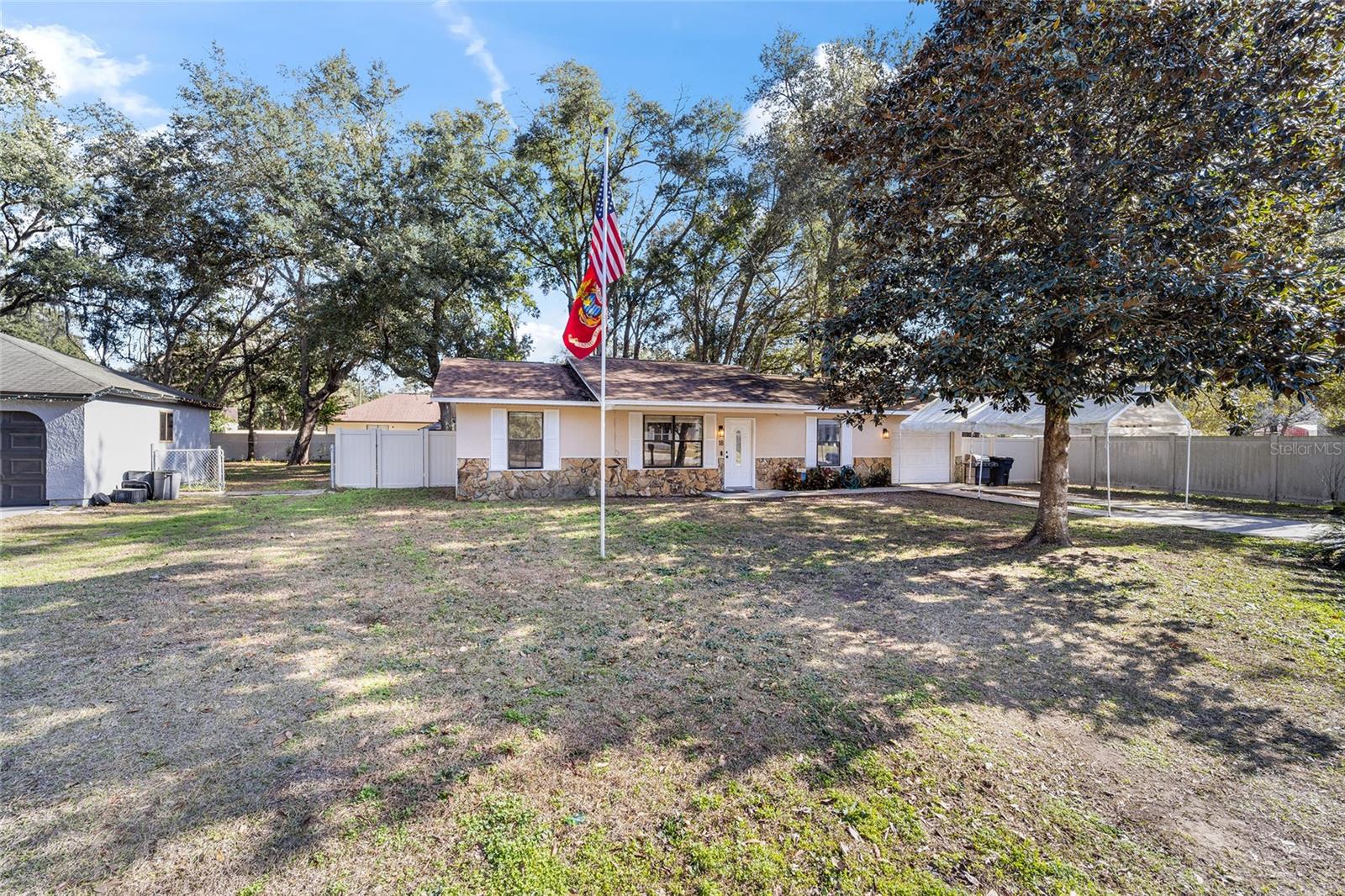 18 PINE CIRCLE DR photo 2