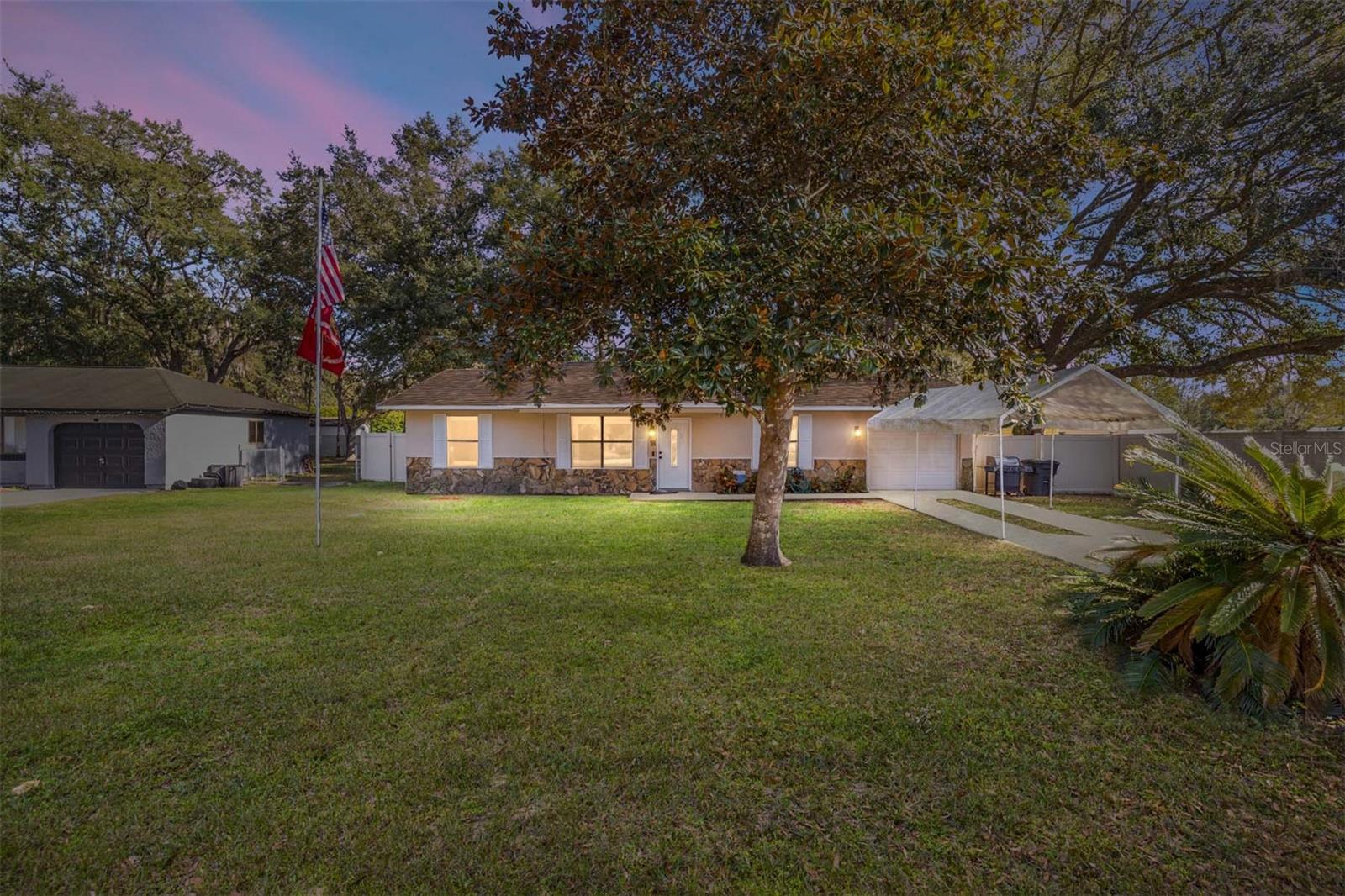 18 PINE CIRCLE DR photo 3