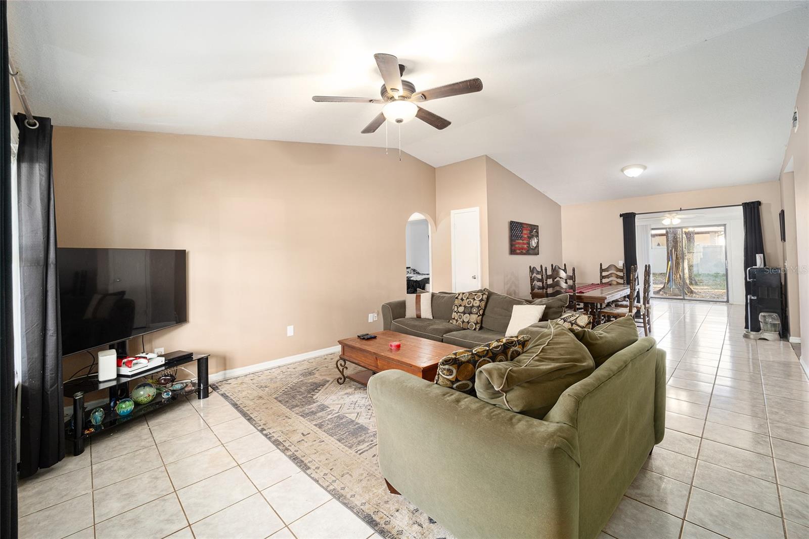 18 PINE CIRCLE DR photo 4
