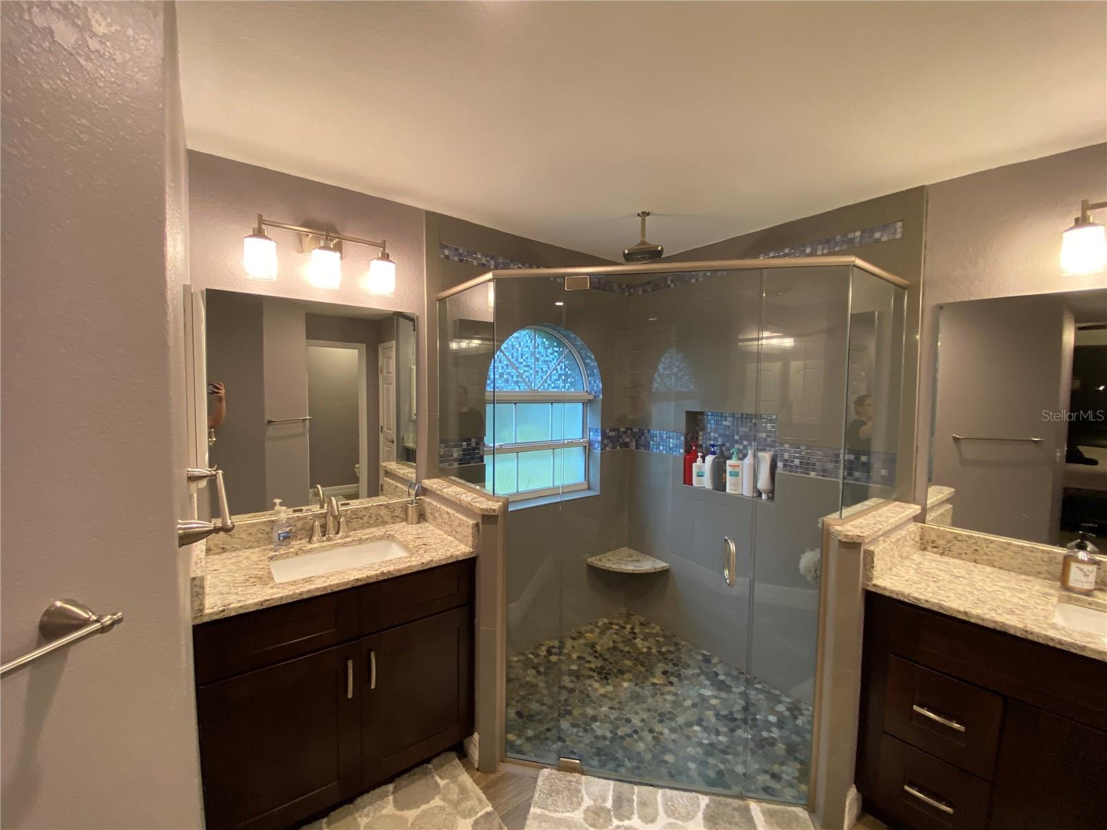 2613 CREST DR photo 5