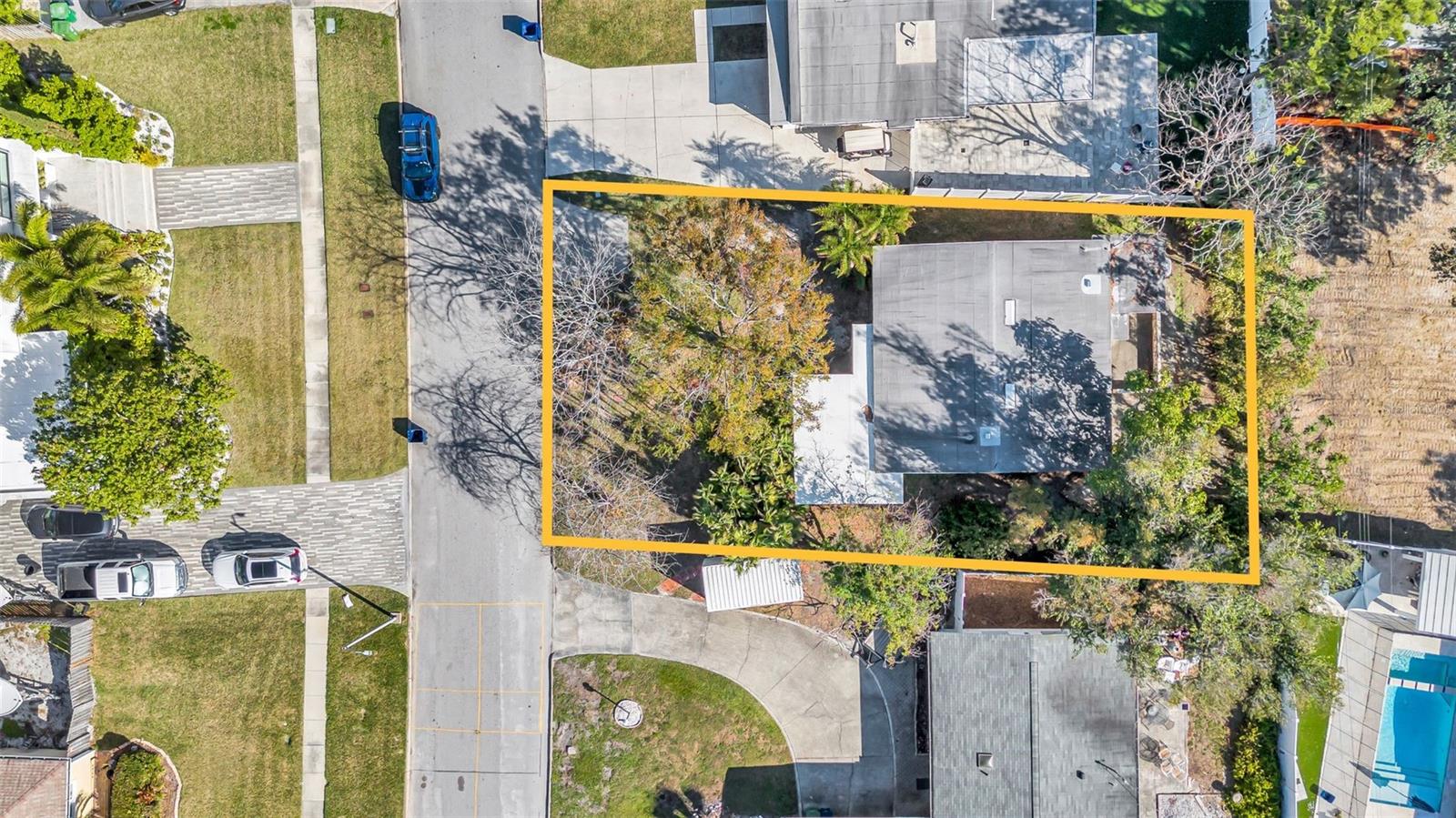 90 HURON AVE photo 2