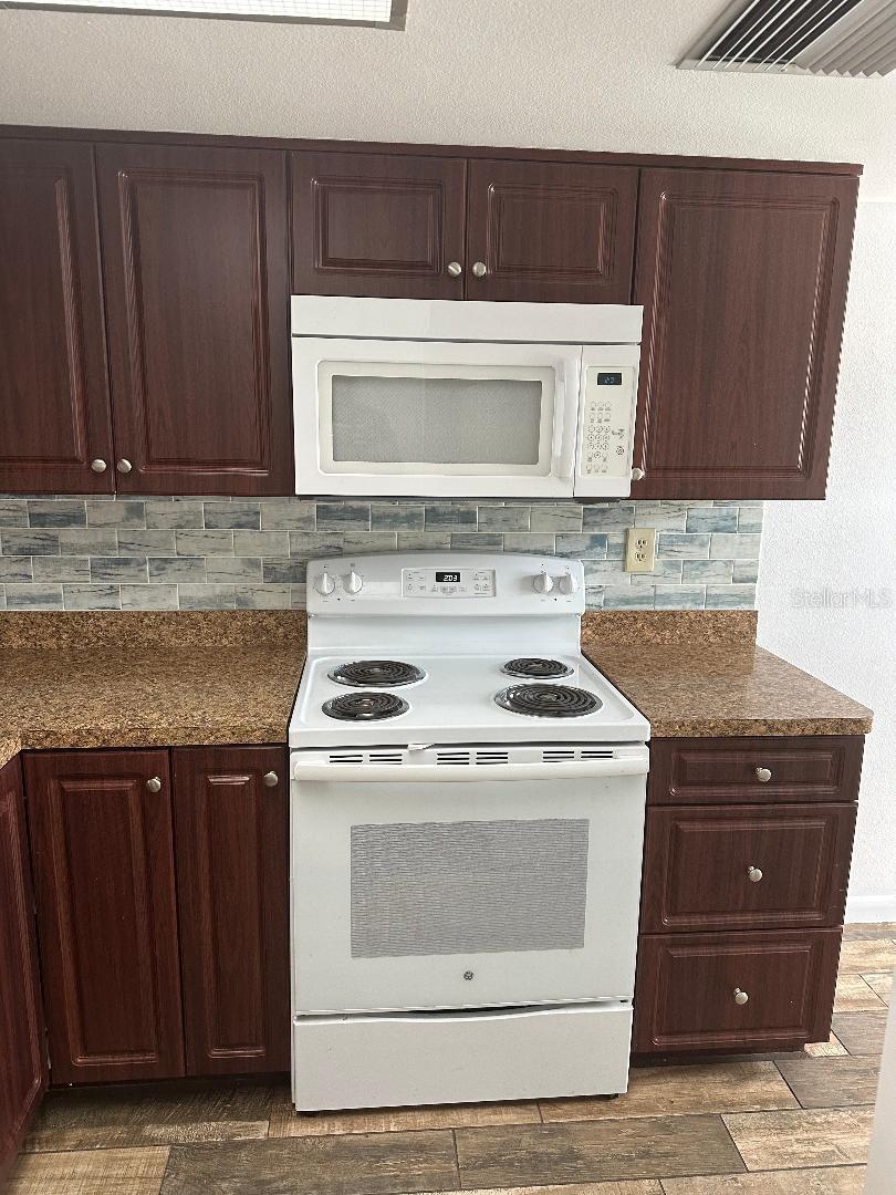 3411 TEESIDE DR #3411 photo 3