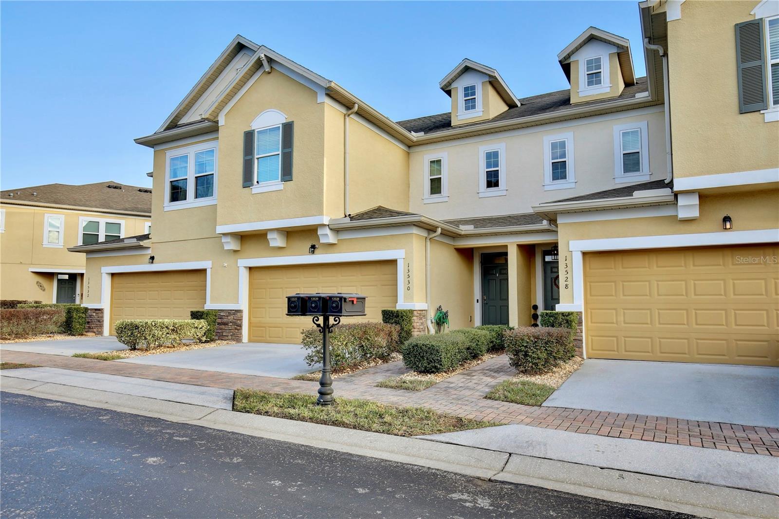 13530 FOUNTAINBLEAU DR photo 2