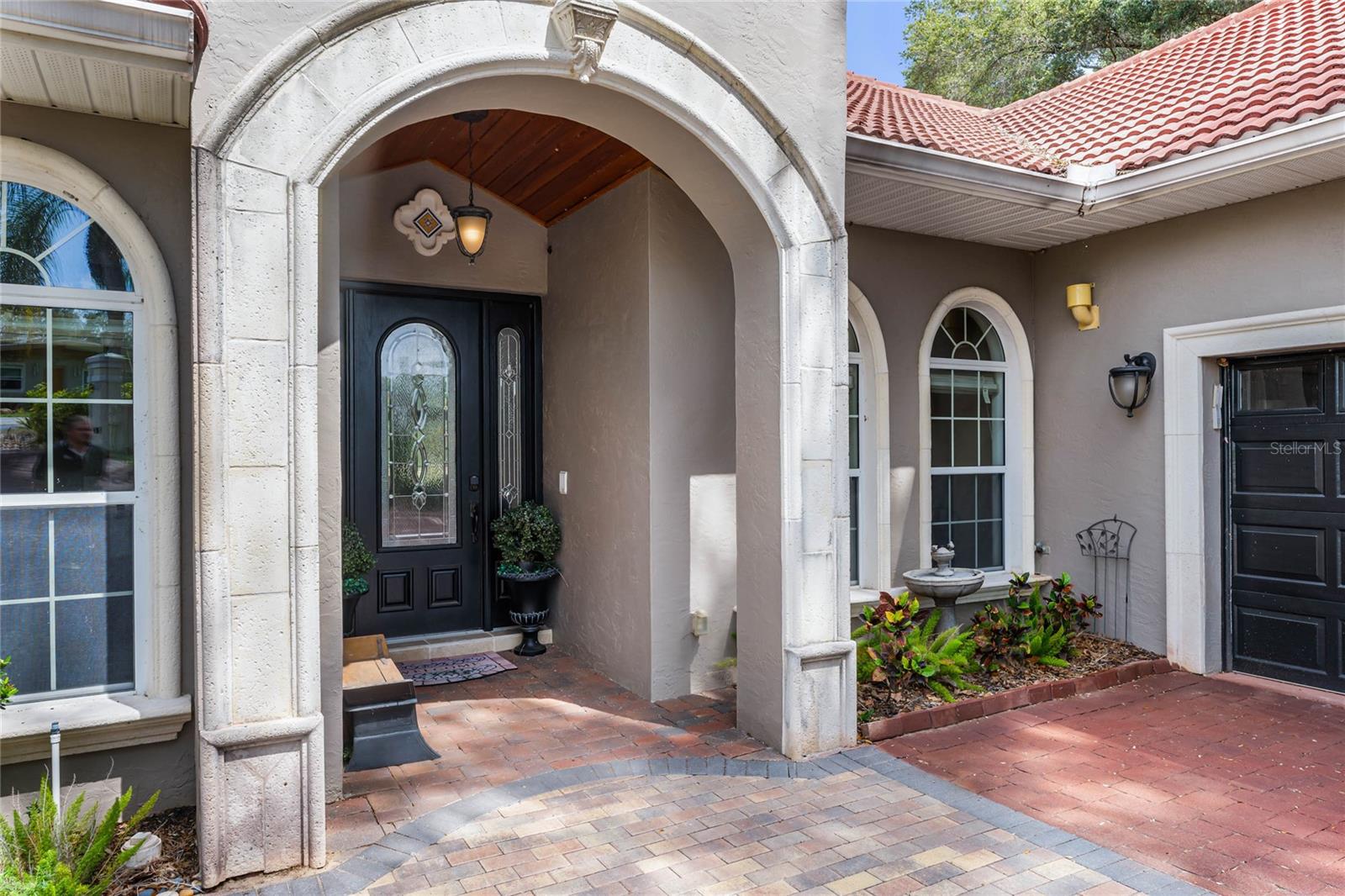 120 W MAGNOLIA AVE photo 4