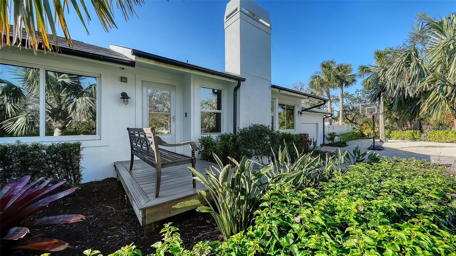 1302 ROBERTS BAY LN photo 3