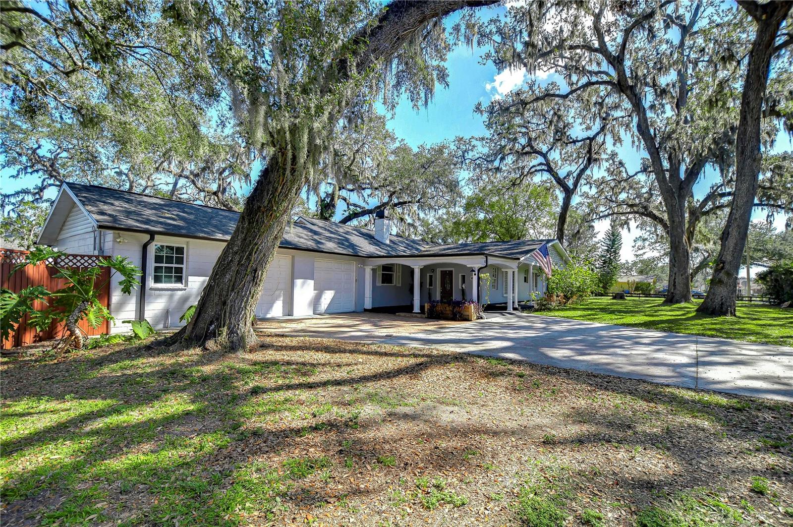 801 TIMBER POND DR photo 3