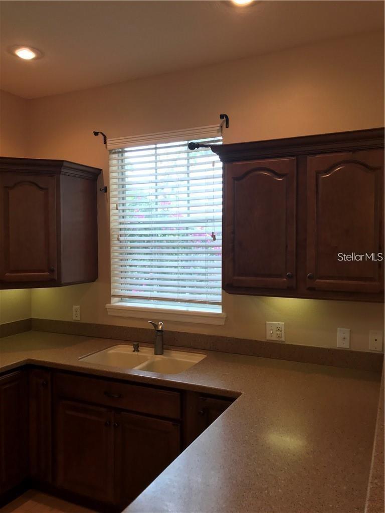 39 E SPRUCE ST photo 5