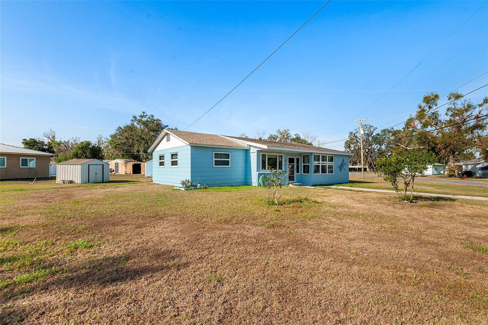 735 FORMOSA AVE photo 3