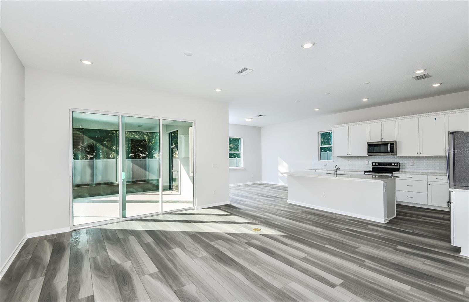 1141 KISTNA DR photo 2