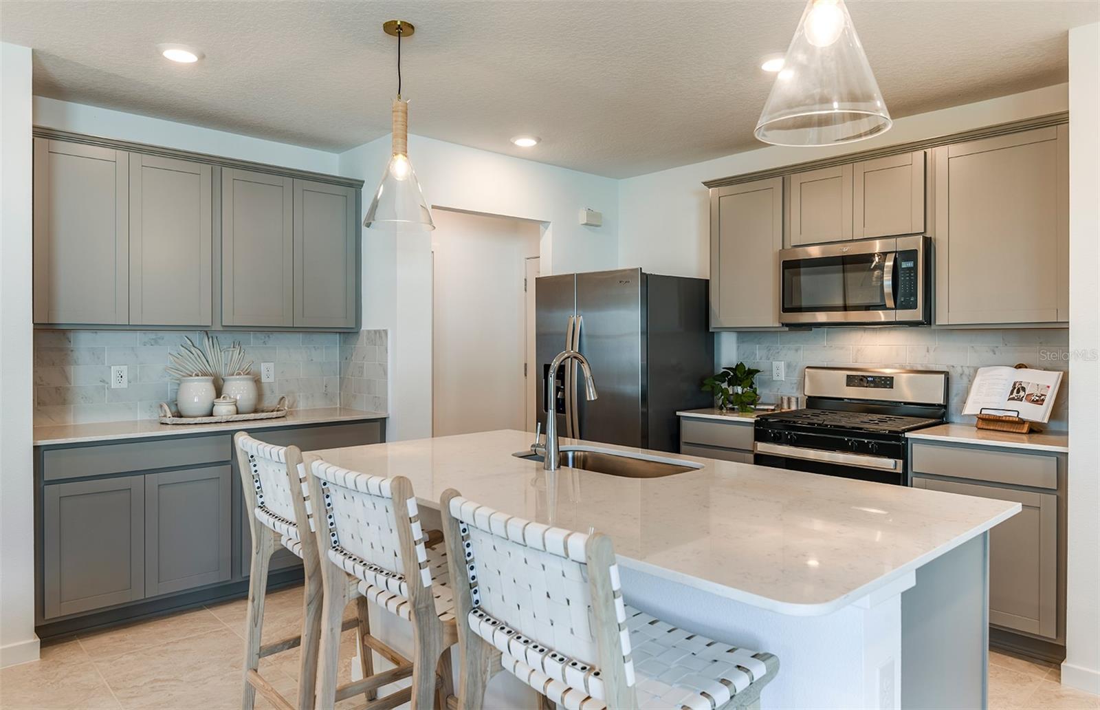 1150 KISTNA DR photo 3