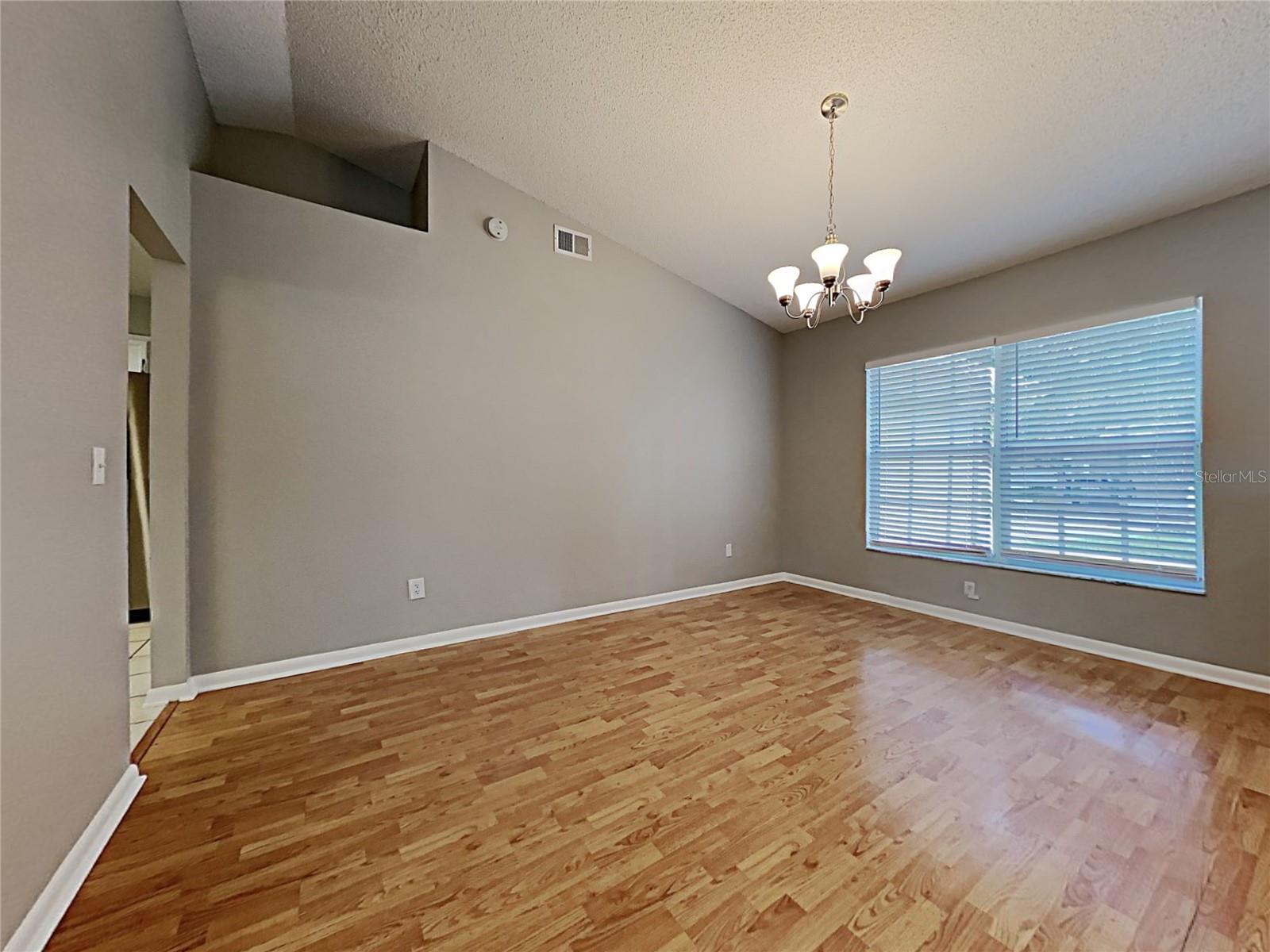 10414 TARA DR photo 2